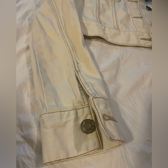 Bethany Mota ❤️ Cropped Faded Jean Jacket P/S with a FREE XS FAMILY TANK 👀 - Picture 6 of 14